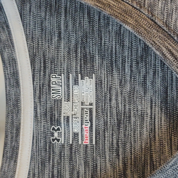 Under Armour Heat Gear Women's Shirt Size Small - Picture 3 of 3